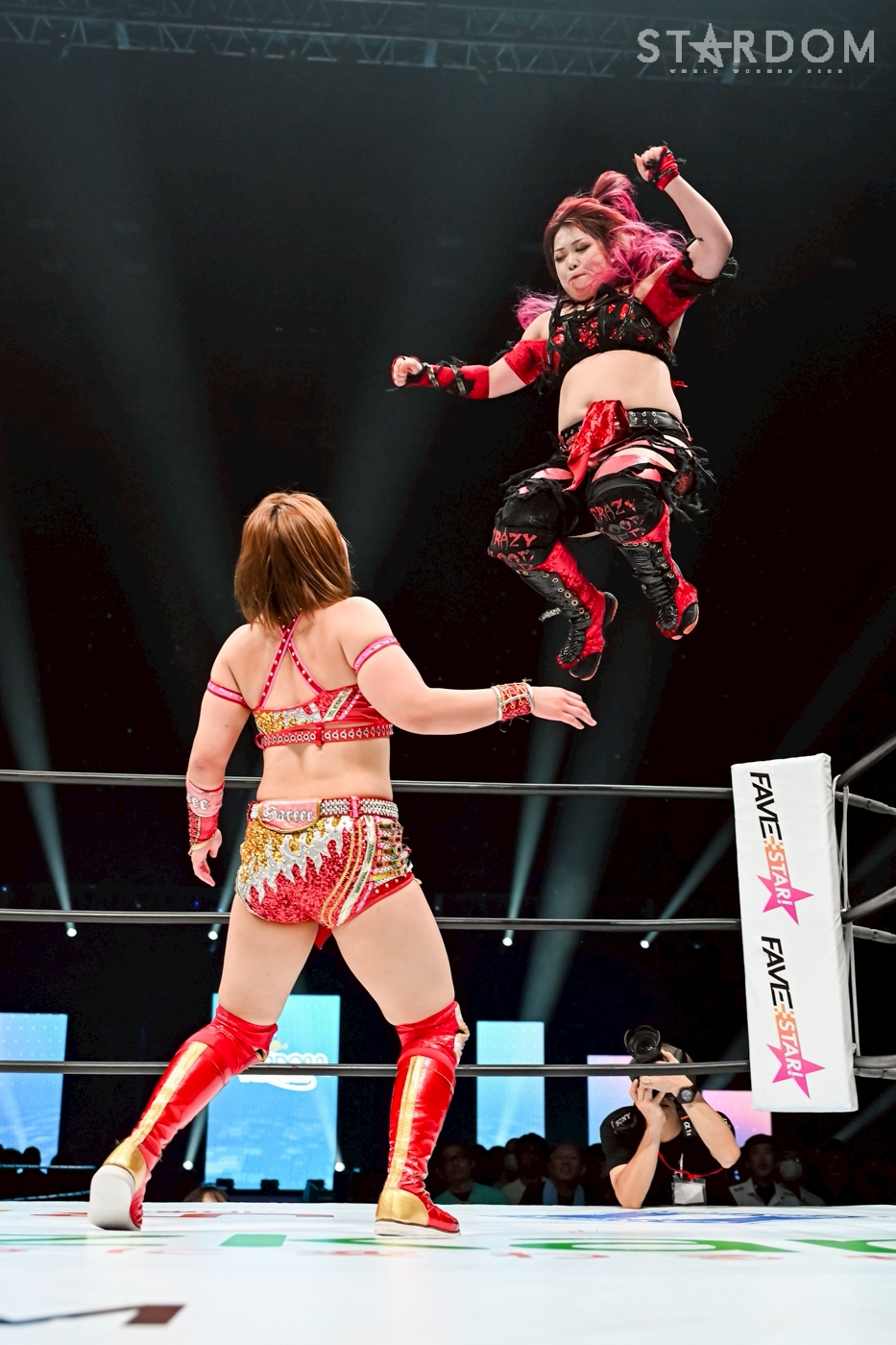 Sareee　パーカー　赤　Lサイズ　スターダム　STARDOM　女子プロレス Sareee パーカー 赤 Lサイズ スターダム STARDOM 女子プロレス
