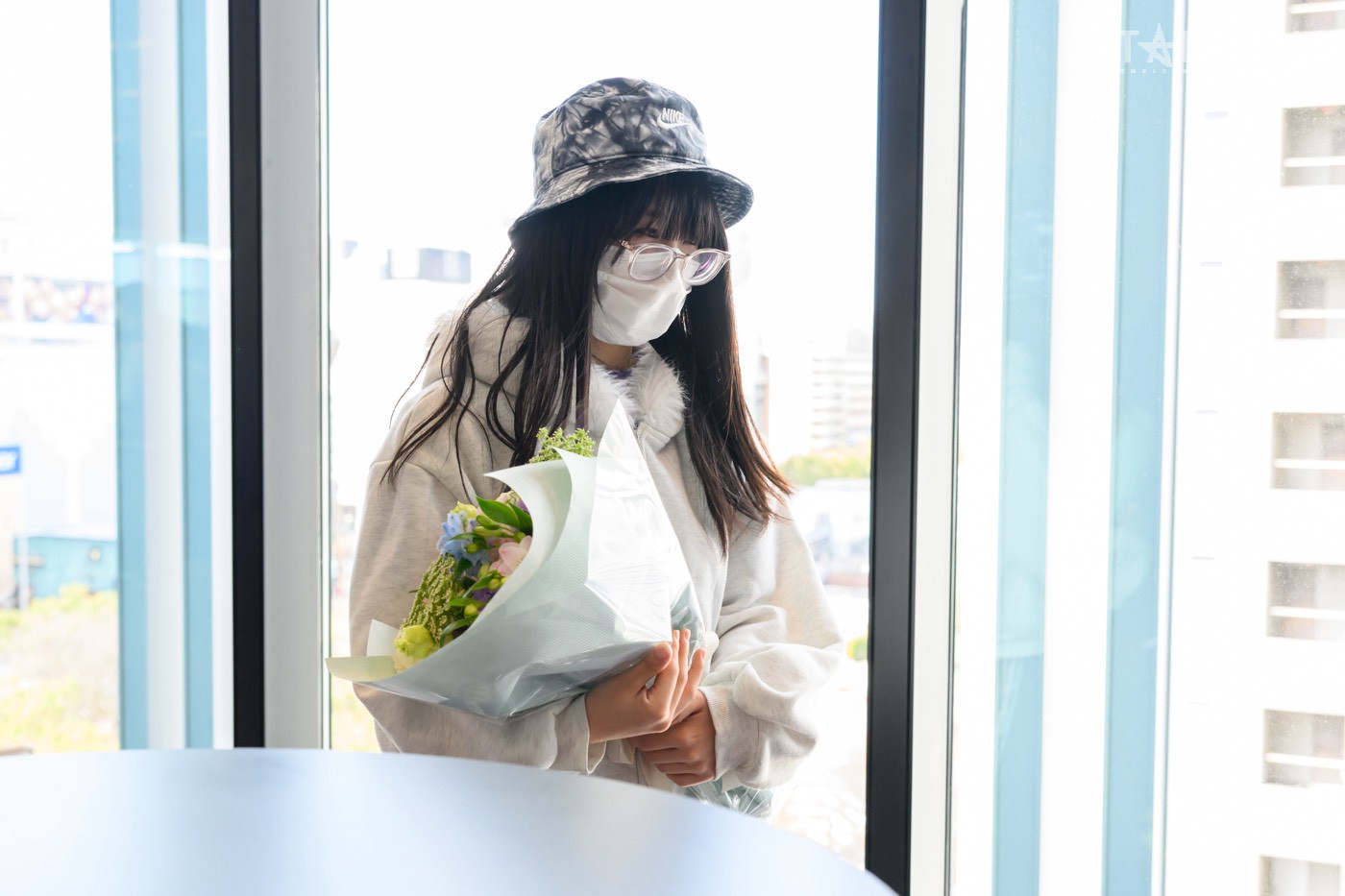 ワールド王者・上谷沙弥 玖麗さやかを花束で殴打「お前はいつもいつも