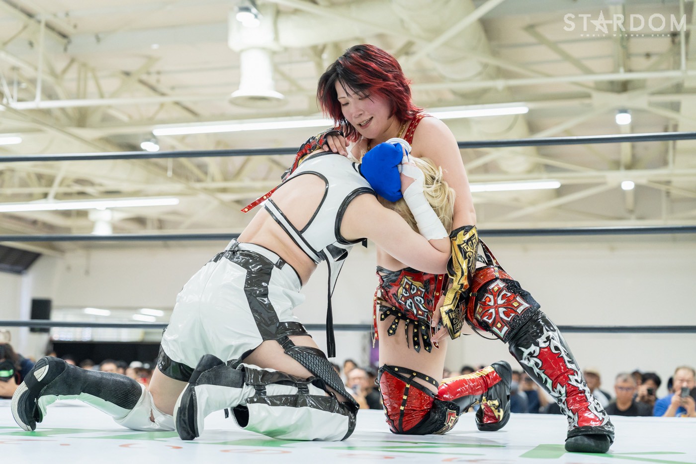 第1試合登場の林下詩美 約2年ぶりのスターダムマット帰還で鉄アキラに