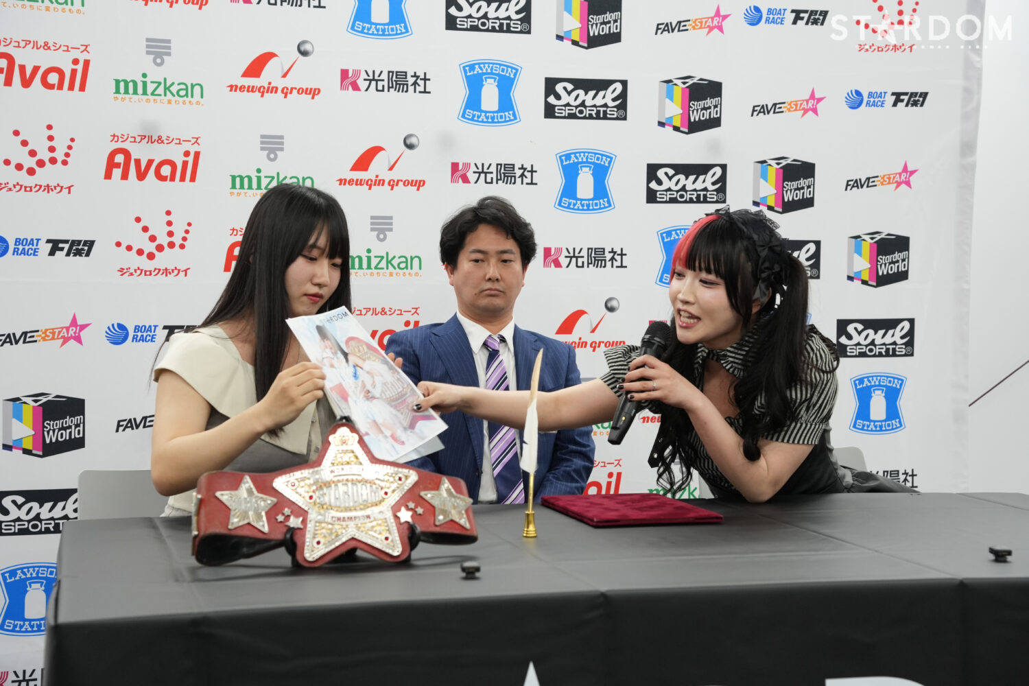M*ス様 【5/23お渡し会】 伊藤麻希　キラ仕様スペシャル ポートレート　スタ ワールド王者の玖麗さやか 挑戦者を独自分析「伊藤麻希というマスクを