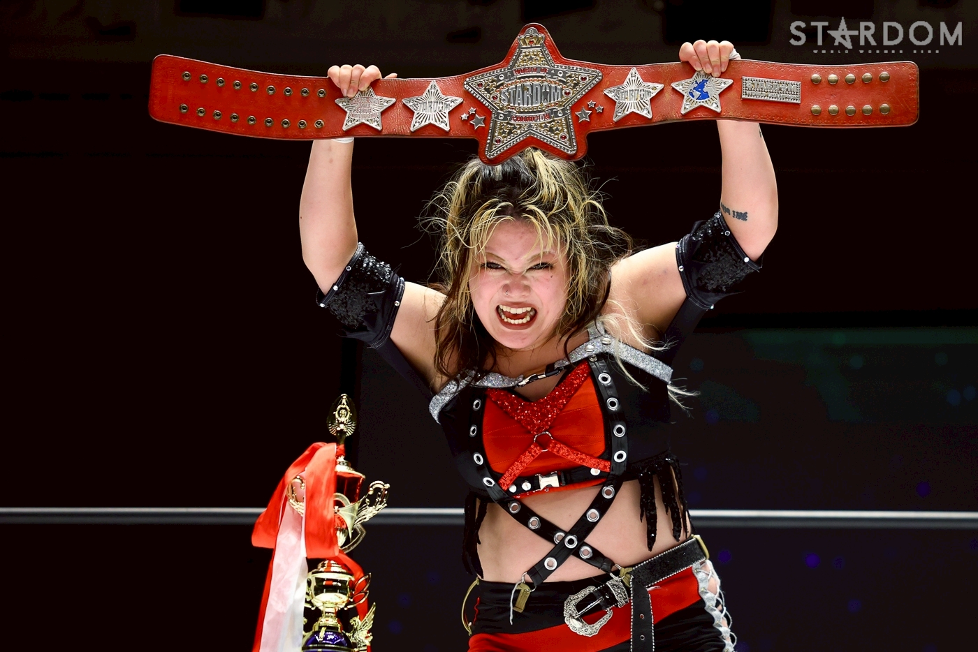 ワールド王者・鈴季すず 林下詩美との死闘を制し初防衛「5☆STAR