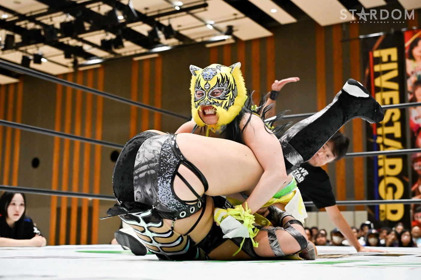 第8代 紫雷イオ&岩谷麻優 | スターダム✪STARDOM